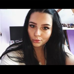 Meet your Posher, Mercedes